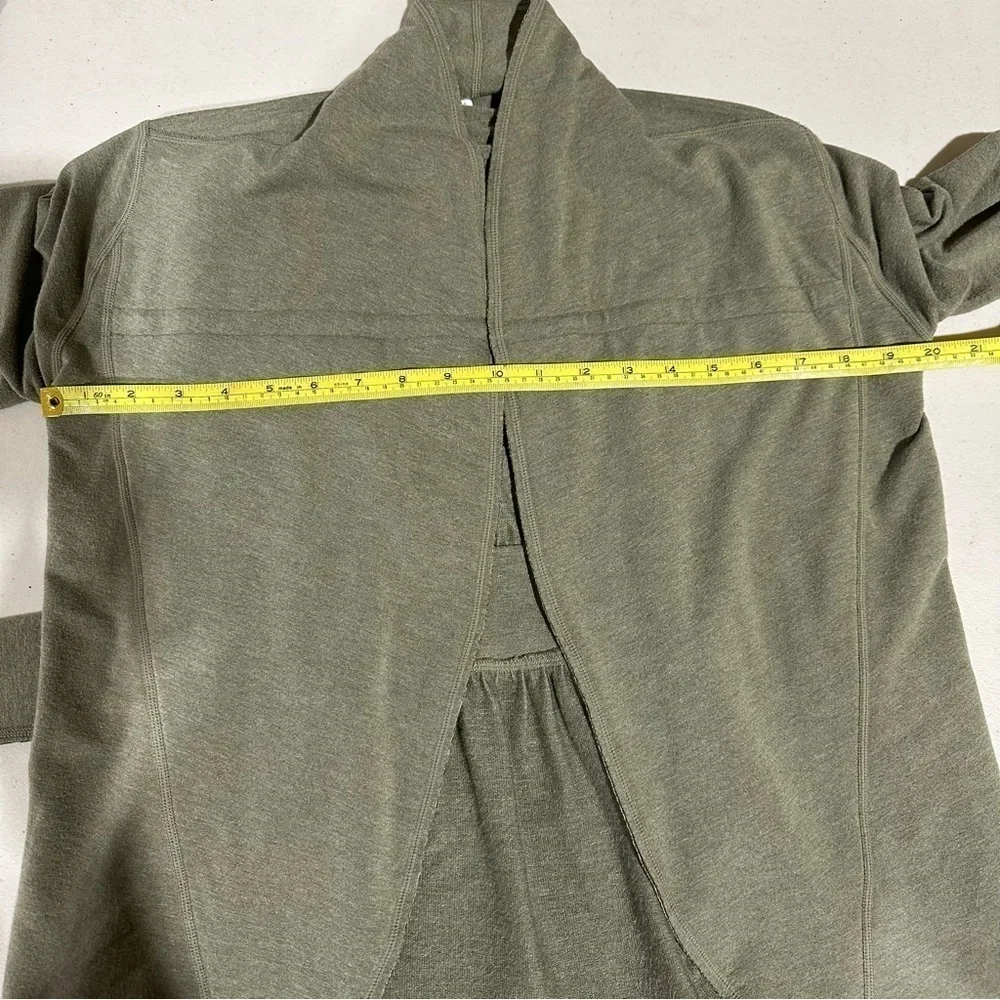 LULULEMON Dance Pulse Wrap Olive
Green - Picture 12 of 14